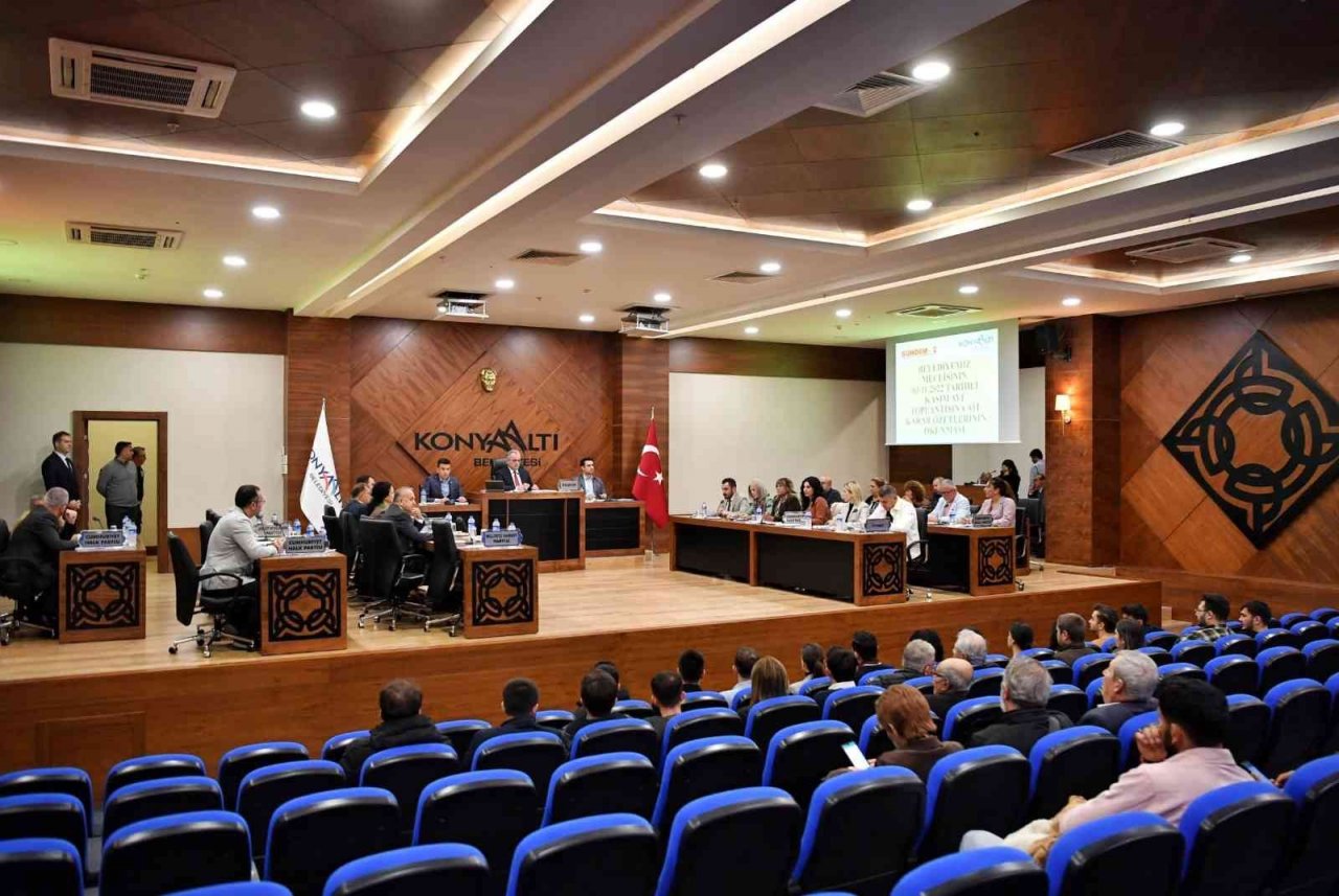 Konyaaltı’nda yılın son meclis toplantısı yapıldı