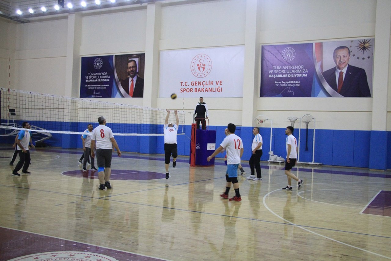 Kula Kaymakamlığı voleybol turnuvasında anlamlı mesaj