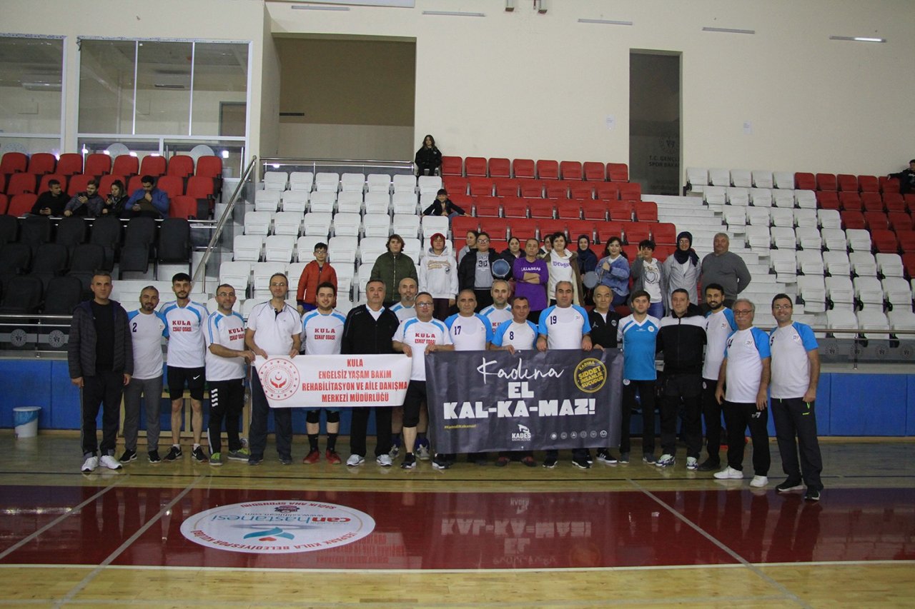 Kula Kaymakamlığı voleybol turnuvasında anlamlı mesaj