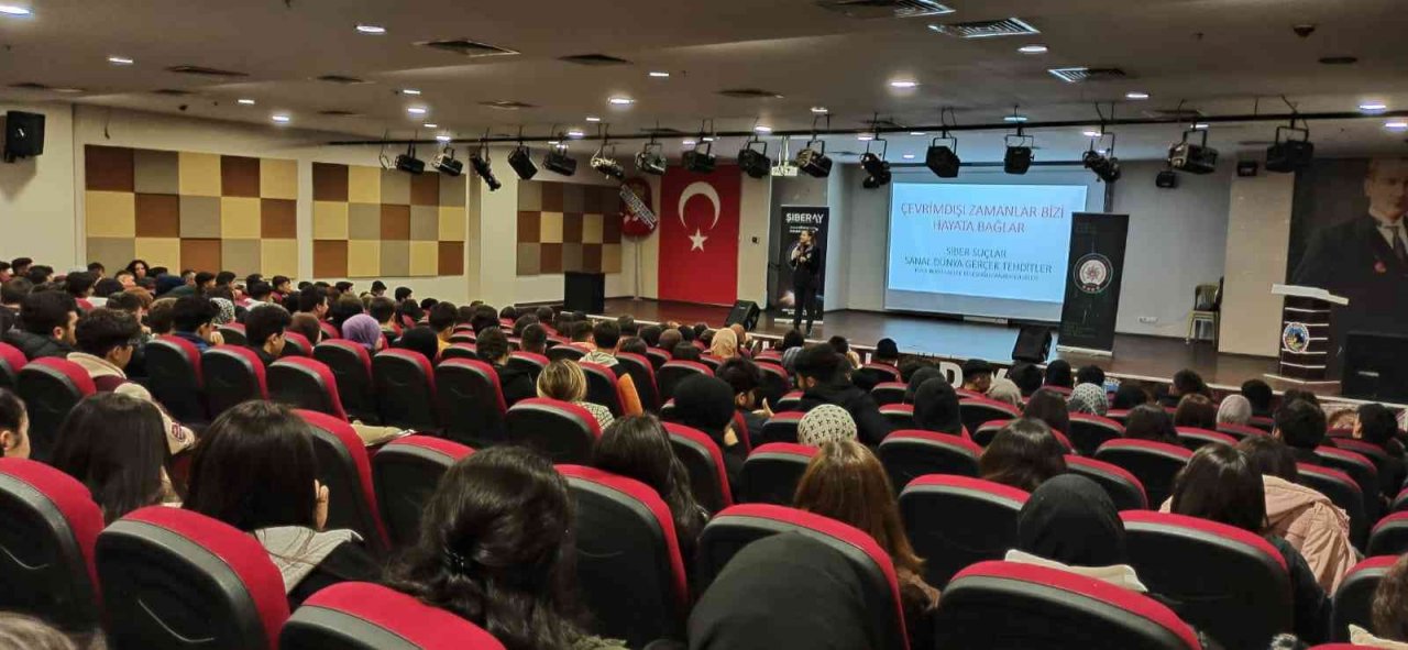 Liseli öğrencilere siber suçlarla mücadele semineri verildi