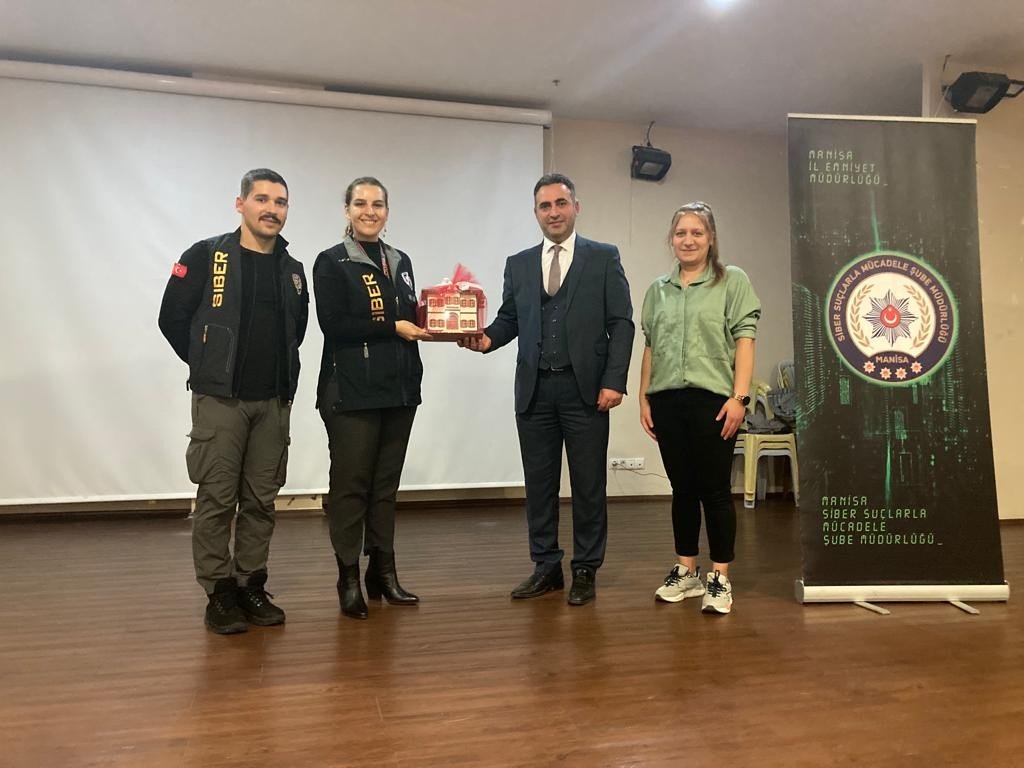 Liseli öğrencilere siber suçlarla mücadele semineri verildi