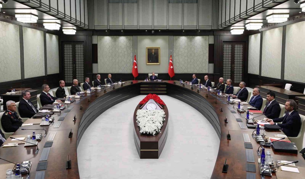 Milli Güvenlik Kurulu (MGK), Cumhurbaşkanı Recep Tayyip Erdoğan’ın başkanlığında Cumhurbaşkanlığı Külliyesinde toplandı.