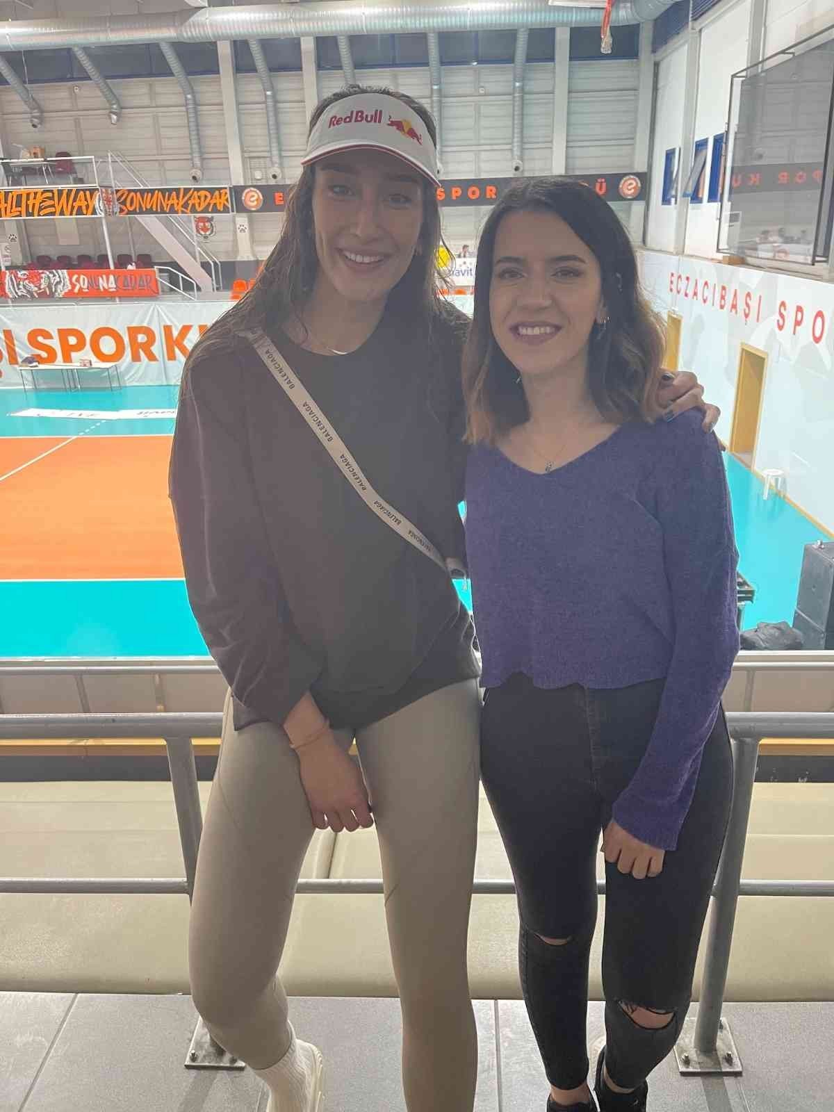 Hande Gibi Smaçla oyununun kazananı Hande Baladın’la buluştu