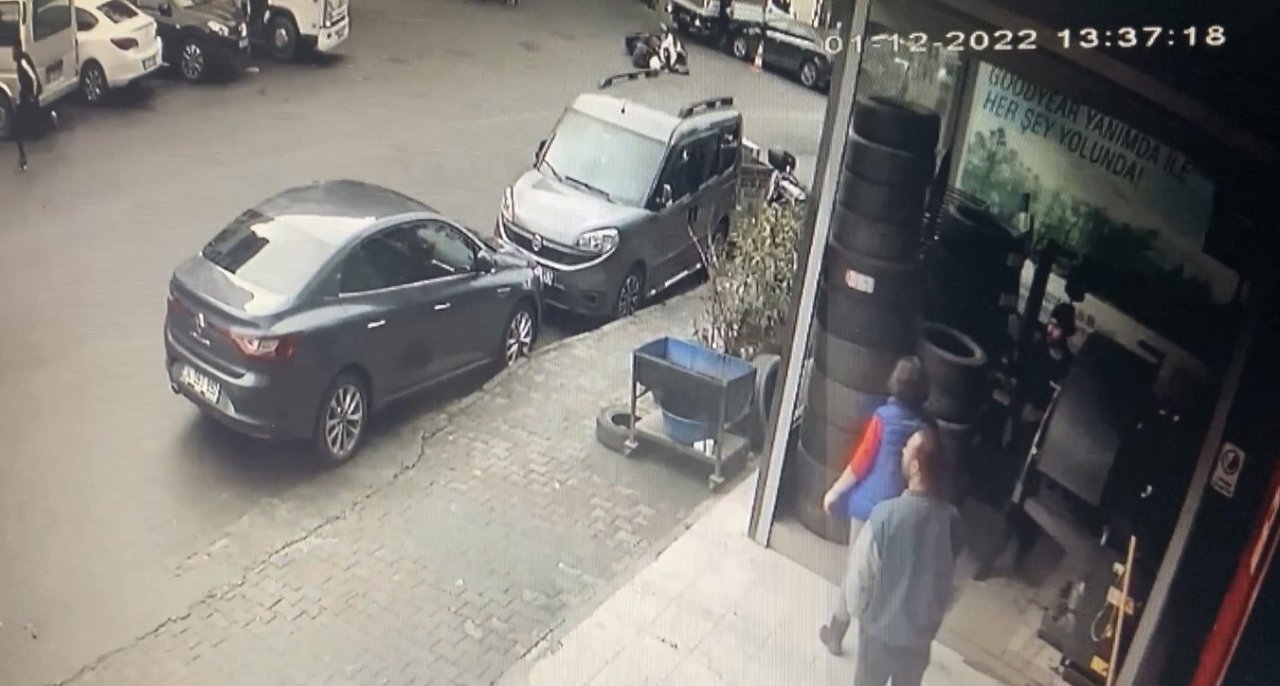 Şişli’de motosikletteki 2 kişiye silahlı saldırı: Olay anı kameraya yansıdı