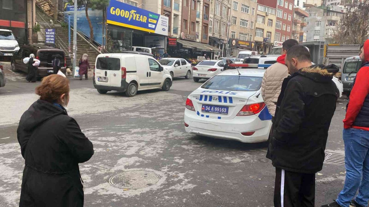 Şişli’de motosikletteki 2 kişiye silahlı saldırı: Olay anı kameraya yansıdı