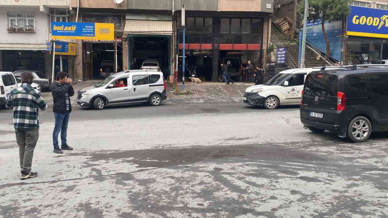 Şişli’de motosikletteki 2 kişiye silahlı saldırı: Olay anı kameraya yansıdı