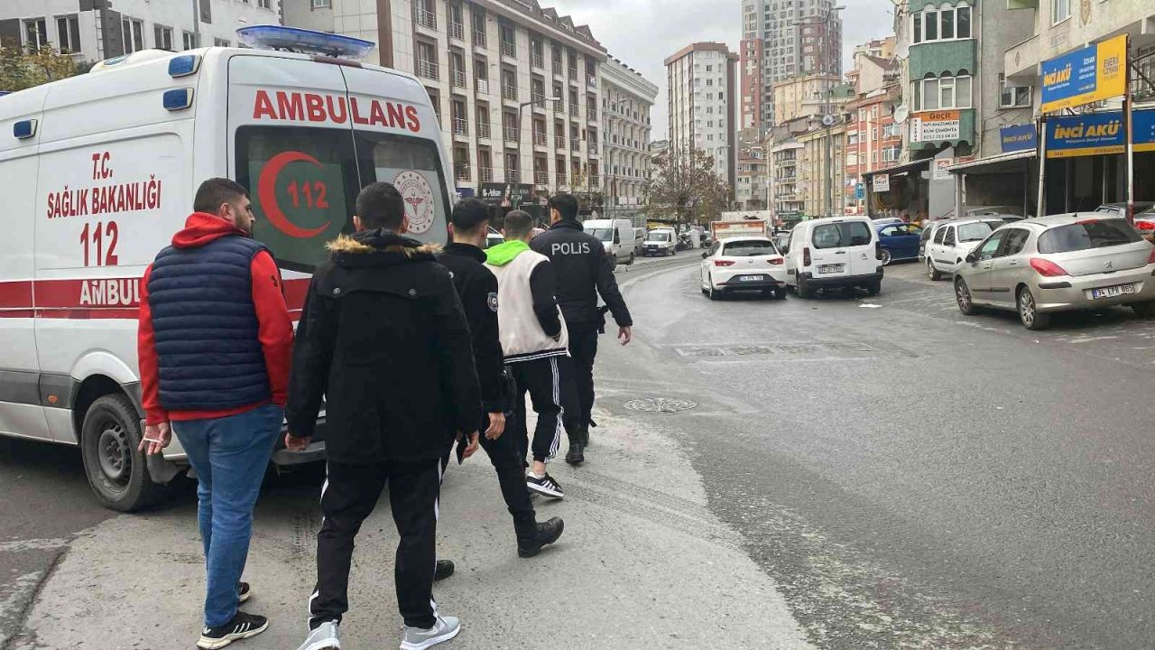 Şişli’de motosikletteki 2 kişiye silahlı saldırı: Olay anı kameraya yansıdı