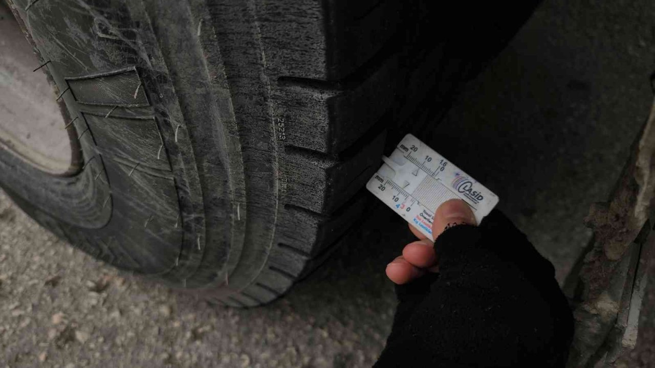 Karabük’te zorunlu ‘kış lastiği’ denetimleri başladı