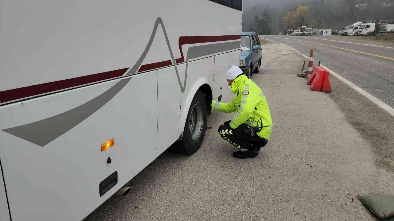 Karabük’te zorunlu ‘kış lastiği’ denetimleri başladı