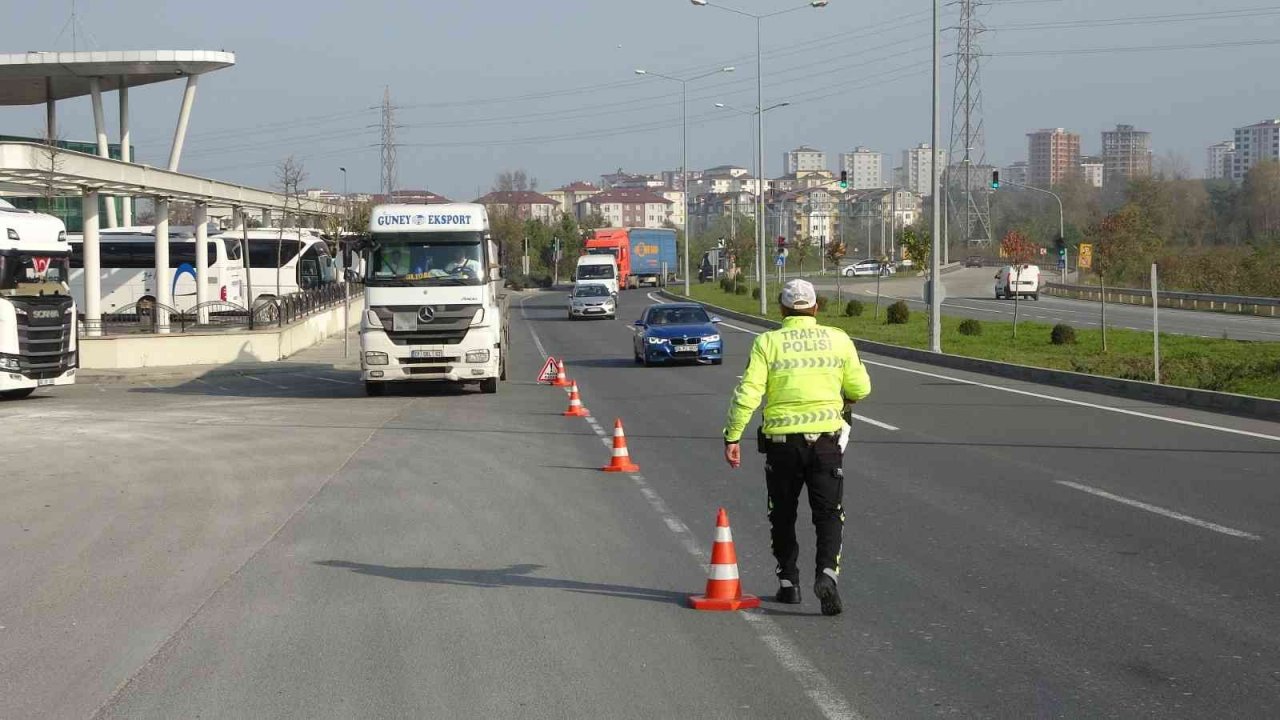 Trafikte zorunlu kış lastiği denetimleri başladı