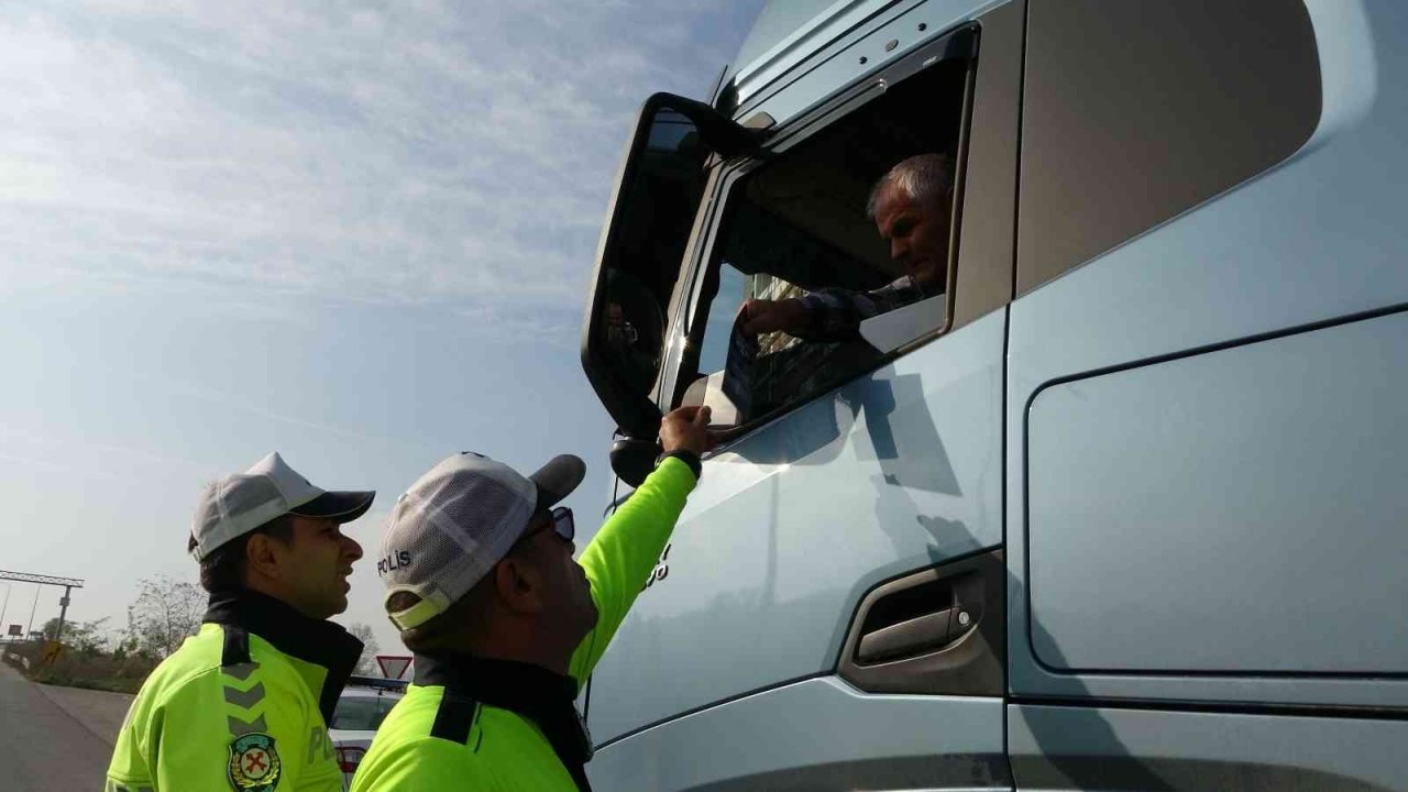 Trafikte zorunlu kış lastiği denetimleri başladı