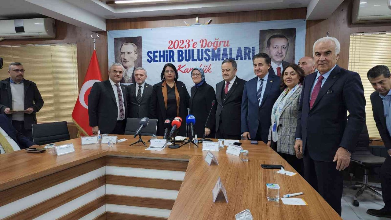 25 kişi İYİ Parti’den istifa edip AK Parti’ye geçti