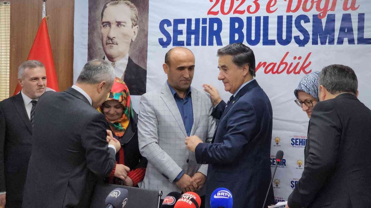 25 kişi İYİ Parti’den istifa edip AK Parti’ye geçti