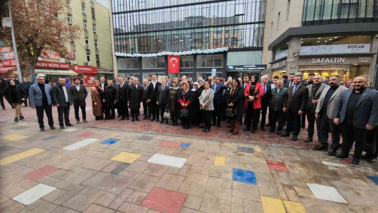 25 kişi İYİ Parti’den istifa edip AK Parti’ye geçti