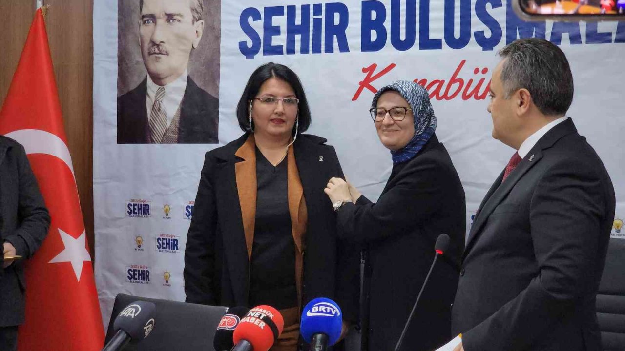 25 kişi İYİ Parti’den istifa edip AK Parti’ye geçti