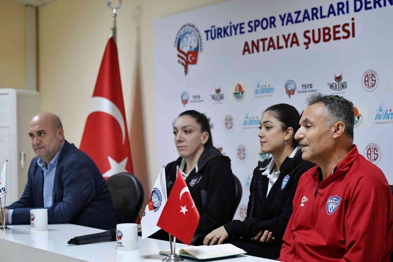 Konyaaltı’nın Mavi Kelebekleri’nden taraftara davet