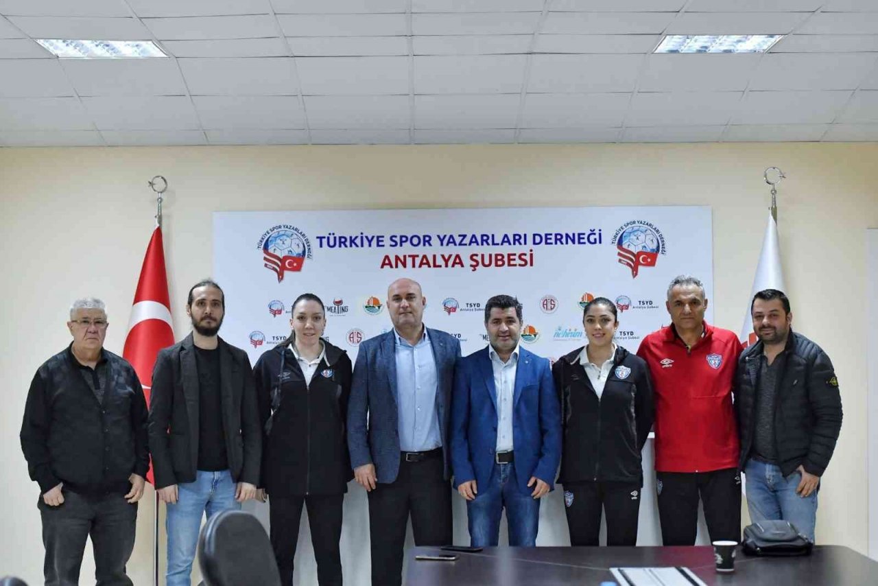 Konyaaltı’nın Mavi Kelebekleri’nden taraftara davet