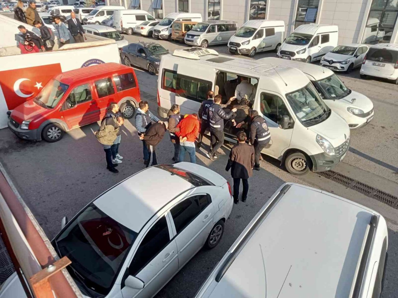 FETÖ ihracı astsubayın fuhuş çetesinin elebaşı olduğu ortaya çıktı