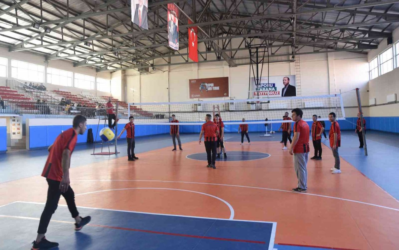 Ahlat’ta engellilere yönelik voleybol dostluk maçı düzenlendi