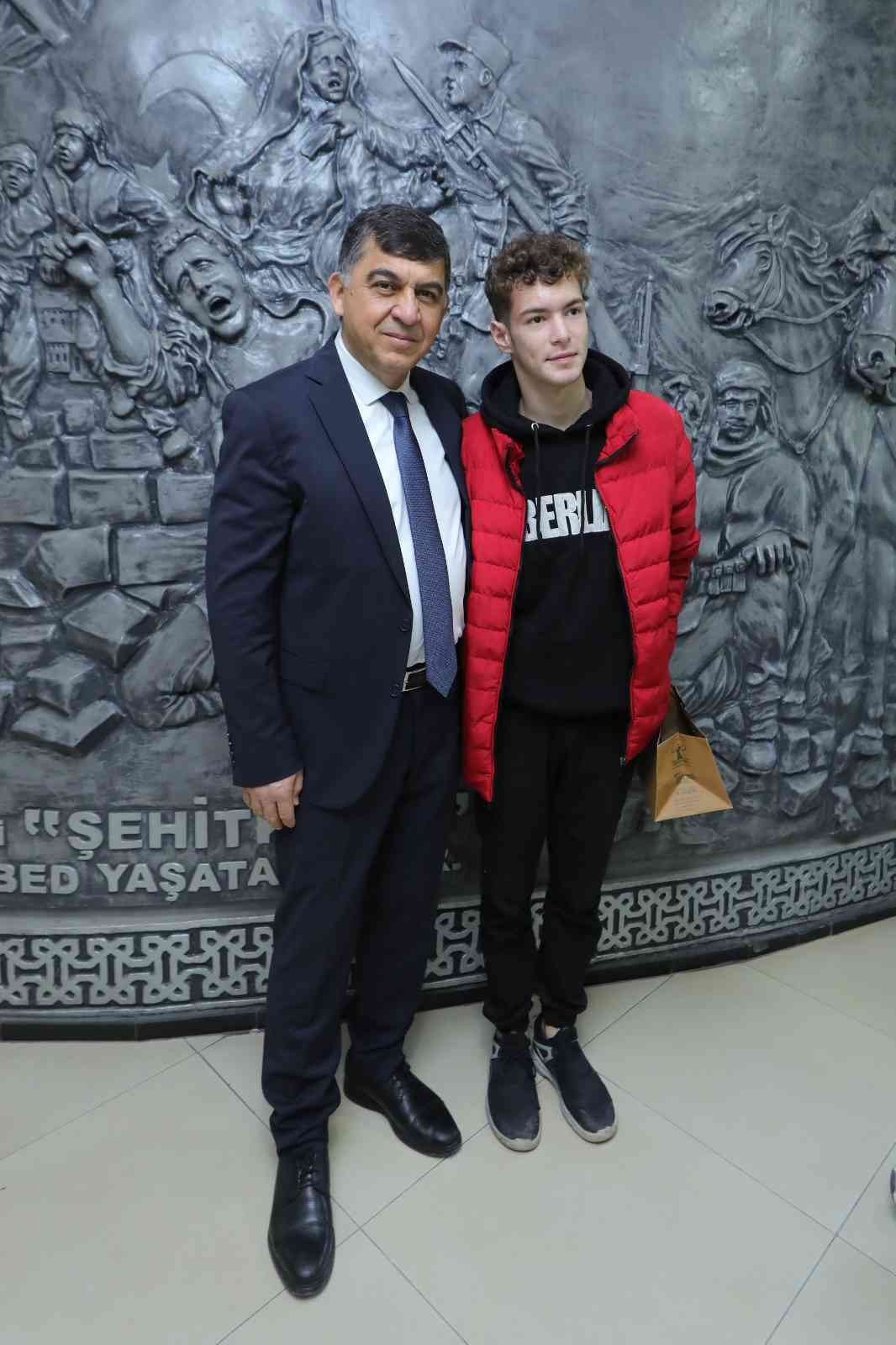 Engelli ve özel sporcular, Fadıloğlu’nu ziyaret etti