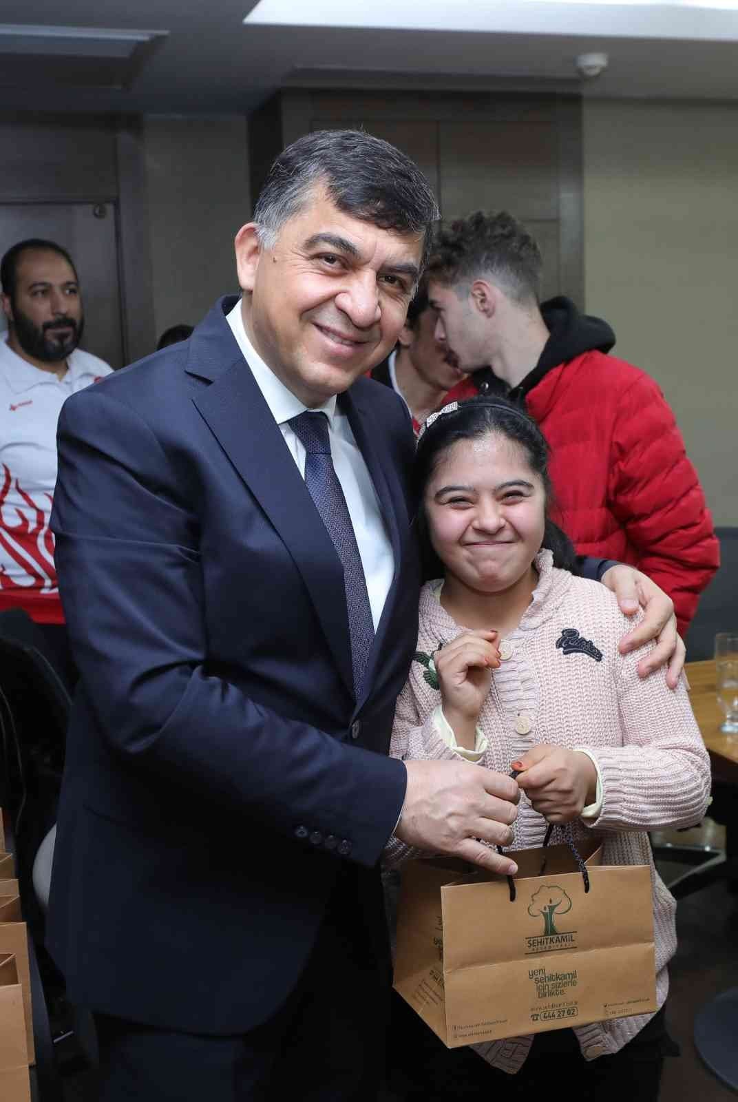 Engelli ve özel sporcular, Fadıloğlu’nu ziyaret etti