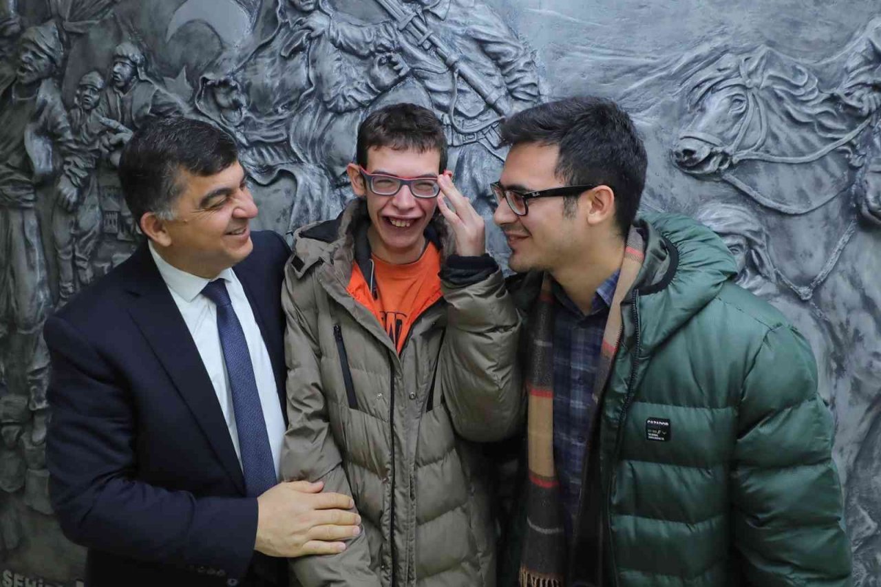 Engelli ve özel sporcular, Fadıloğlu’nu ziyaret etti