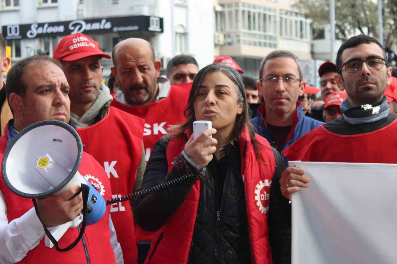 Karşıyaka Belediyesi çalışanları maaşlarını alamıyor