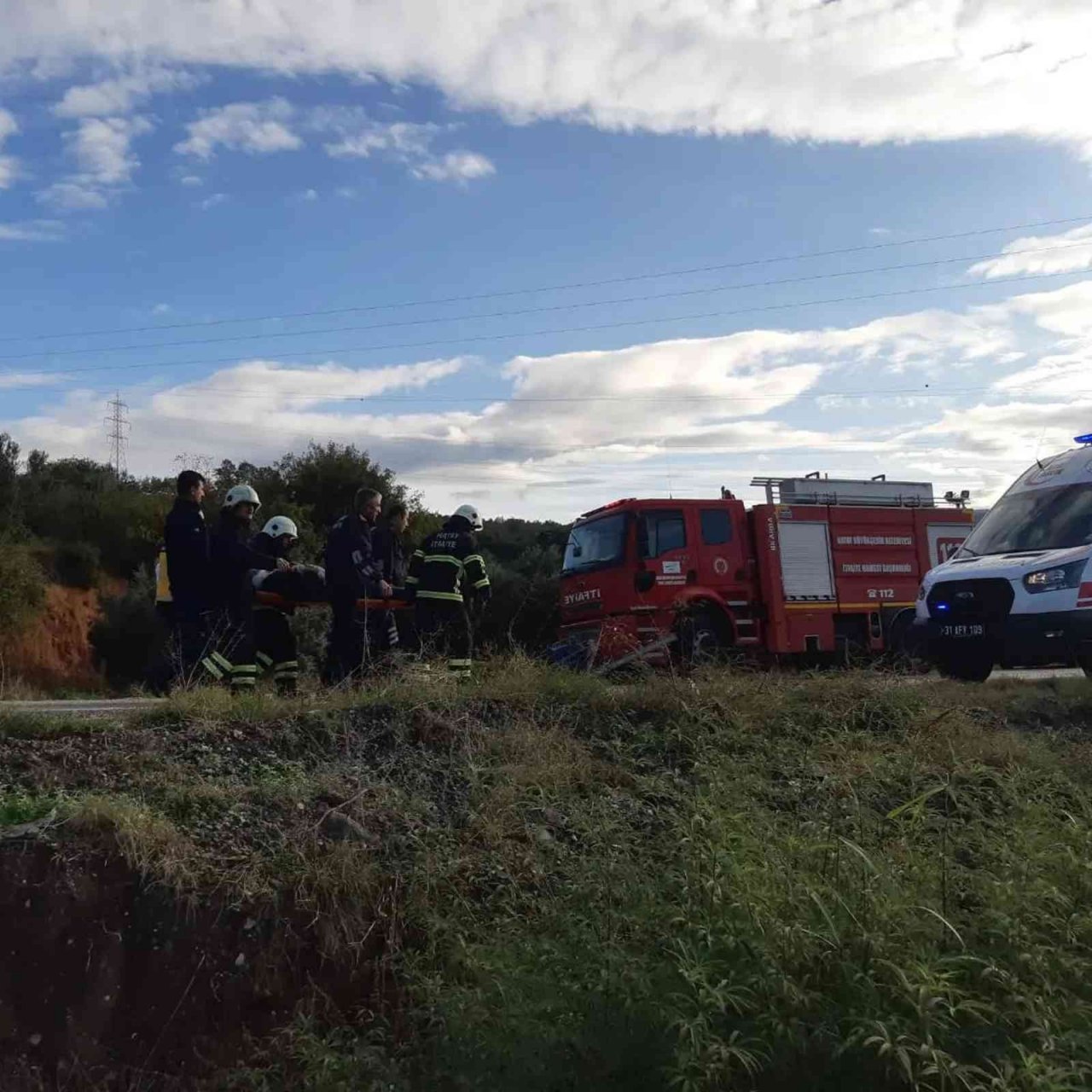 Otomobil şarampole yuvarlandı, sürücü yaralandı