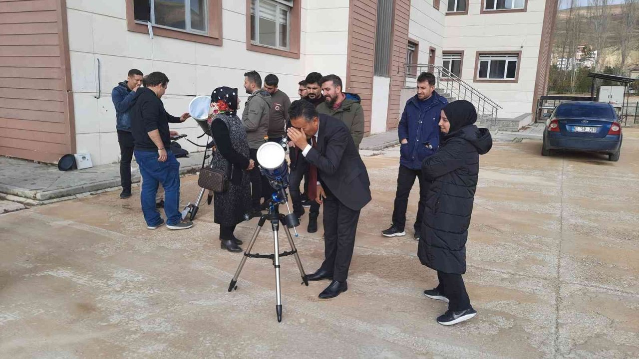 Bayburt’ta gökyüzü gözlem etkinliğine yoğun ilgi