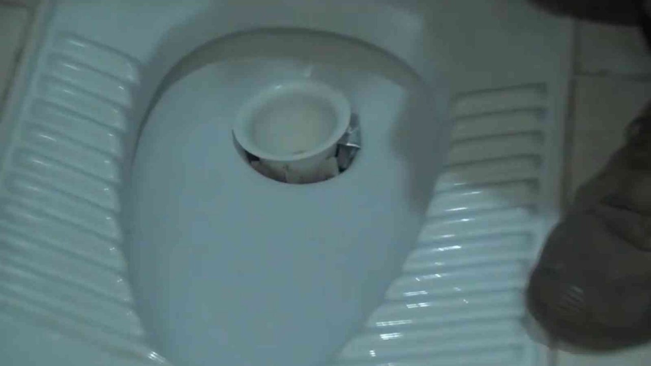 Zehir tacirlerine koçbaşıyla gece operasyonu: Tuvaletten uyuşturucu çıktı