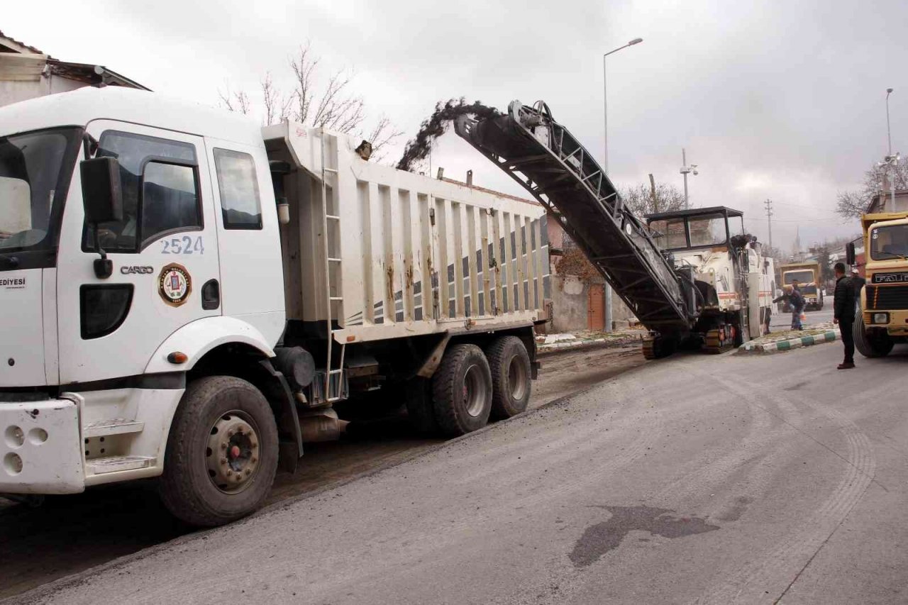 Bünyan’da Cami Kebir ve Sağlık Mahalleleri Asfalta Kavuşuyor