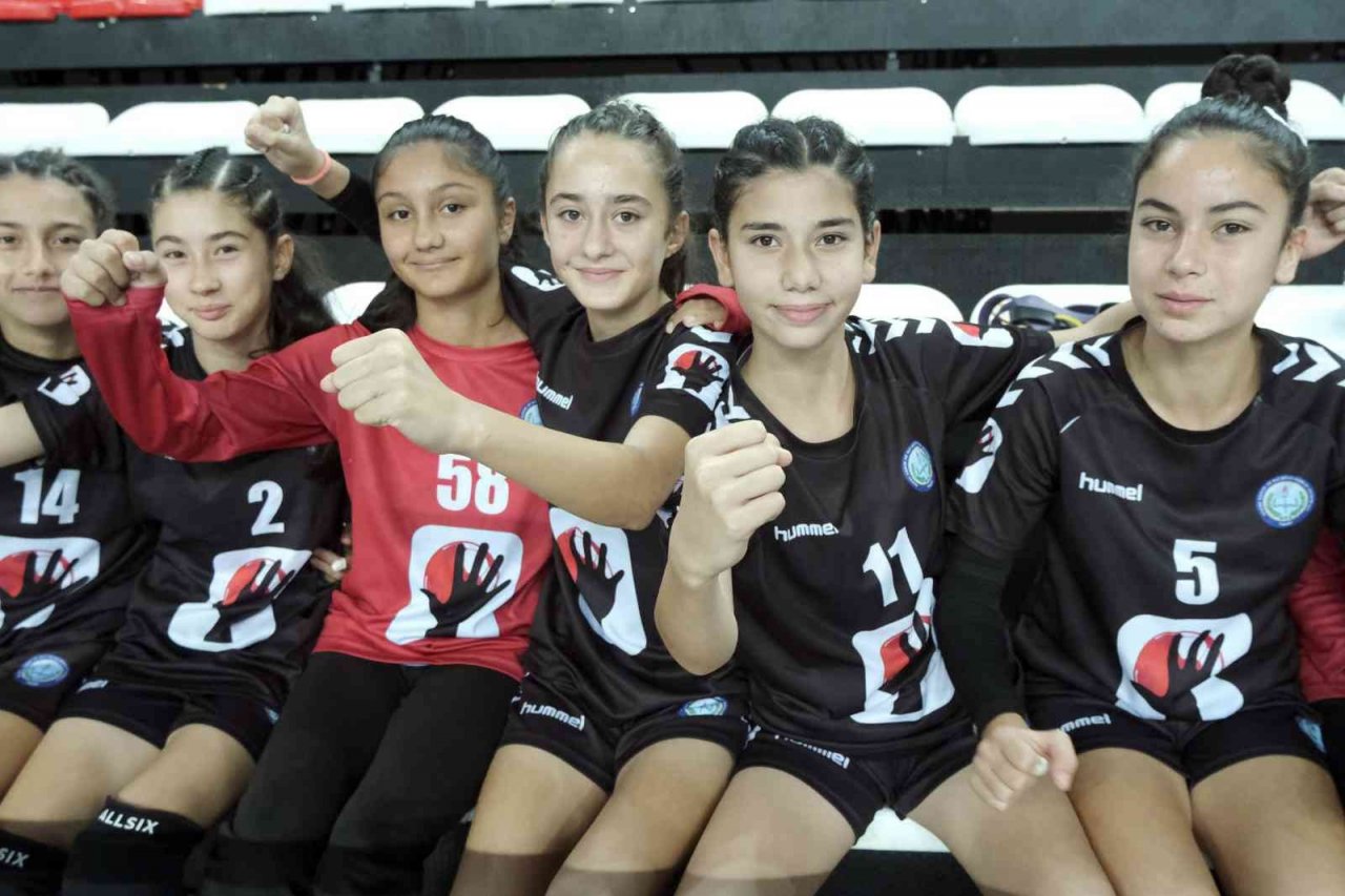 Kepez’de hentbol dolu dizgin