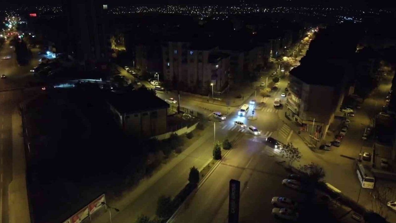 Zehir tacirlerine koçbaşıyla gece operasyonu: Tuvaletten uyuşturucu çıktı