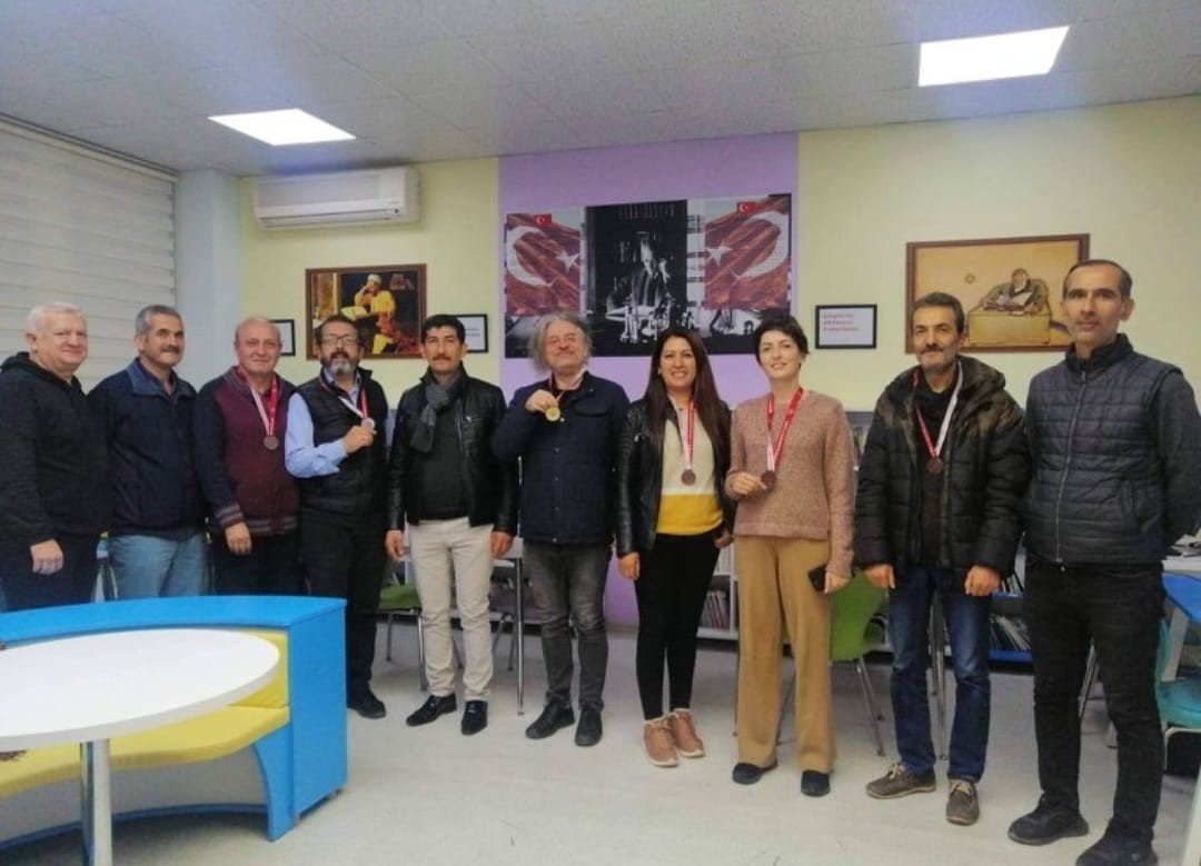 Köyceğiz’de öğretmenler satranç turnuvasında mücadele etti