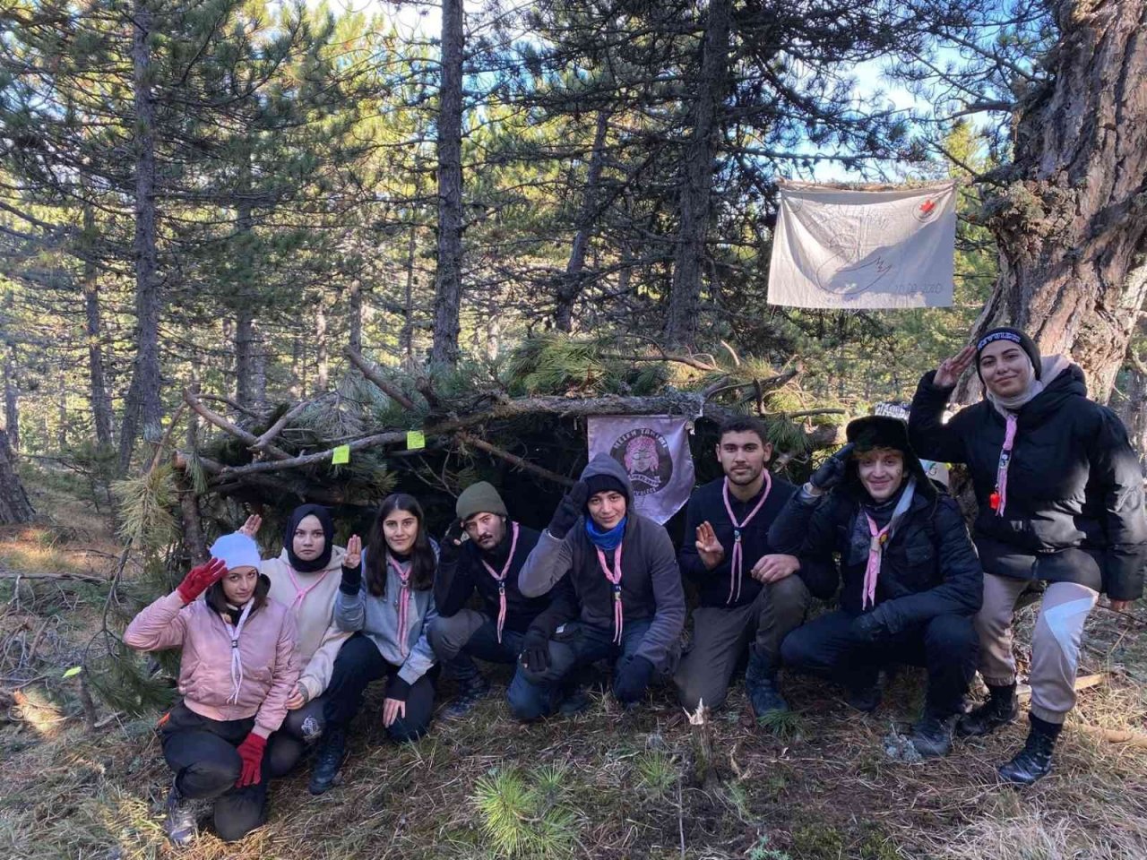 NEVÜ’lü Genç İzciler Temel Eğitim Kampında