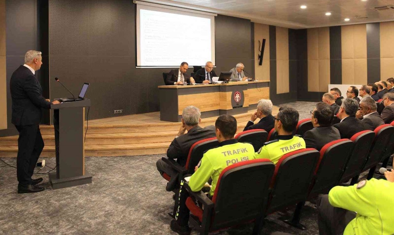 Niğde tüm kurumlarıyla kışa hazır