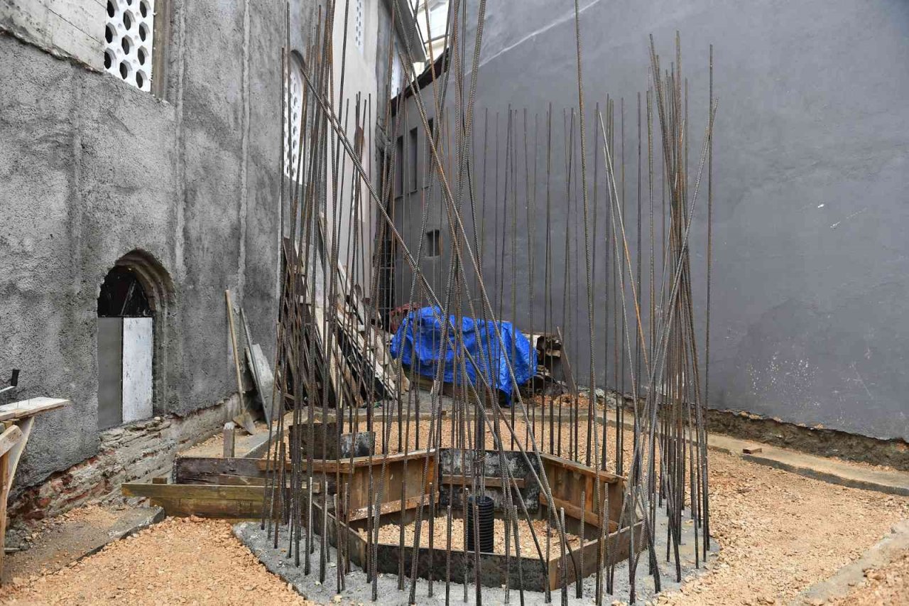 Elmasbahçeler Merkez Camii’ne yeni minare