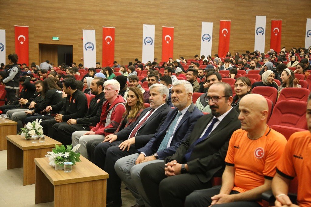 Golbol A Milli Takımı, şampiyona öncesi ASÜ’lülerle buluştu