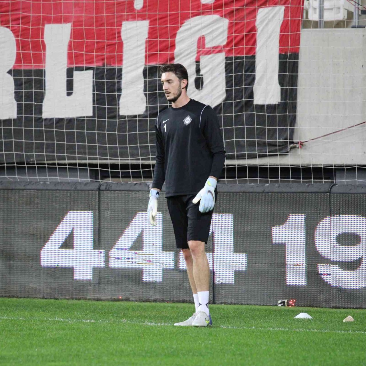 Saldırıya uğrayan Altay kalecisinin durumu maç günü belli olacak