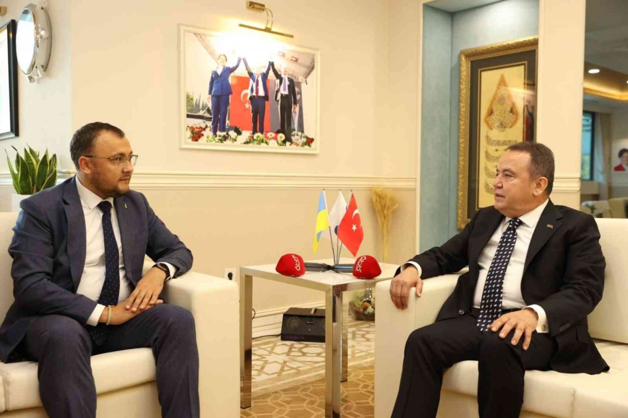 Ukrayna büyükelçisinden Başkan Böcek’e ziyaret