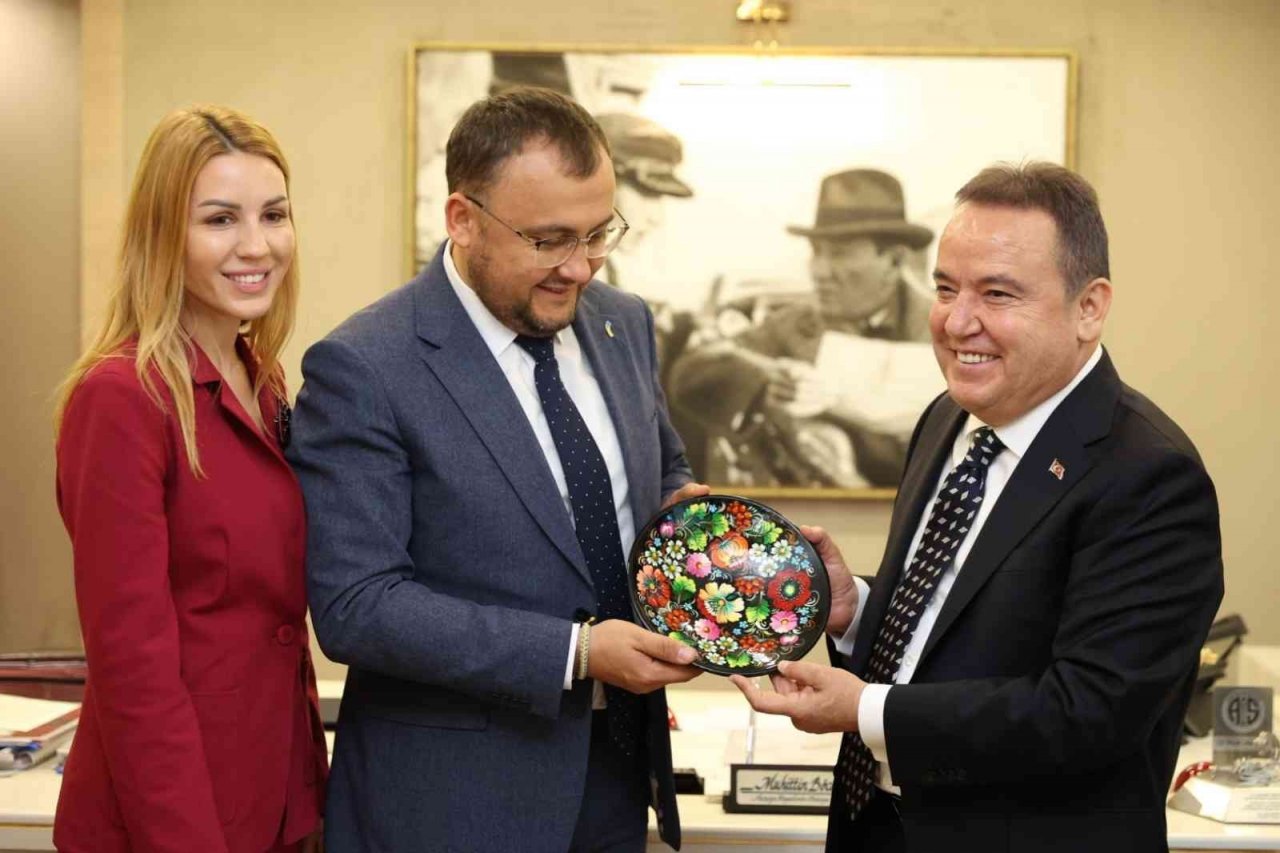 Ukrayna büyükelçisinden Başkan Böcek’e ziyaret