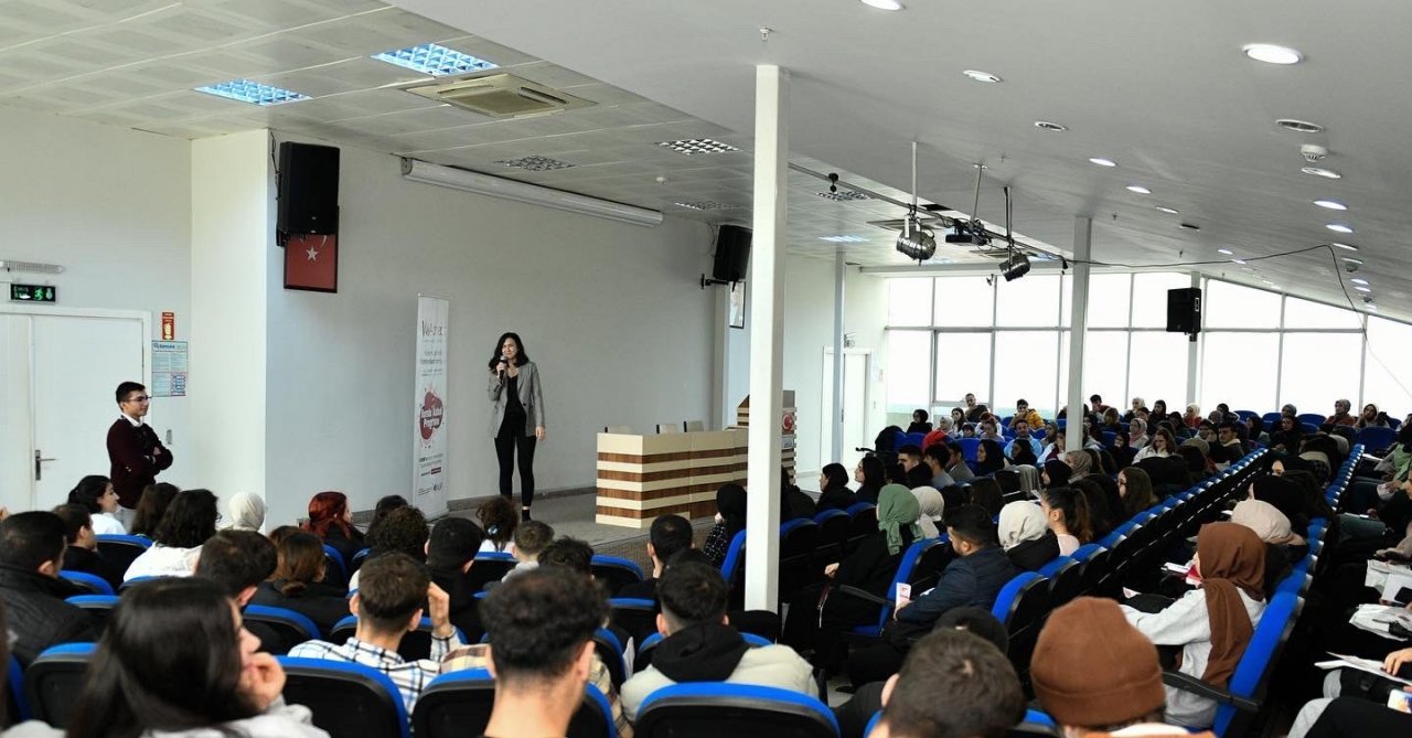 Gençlere geleceğin meslekleri tanıtılıyor