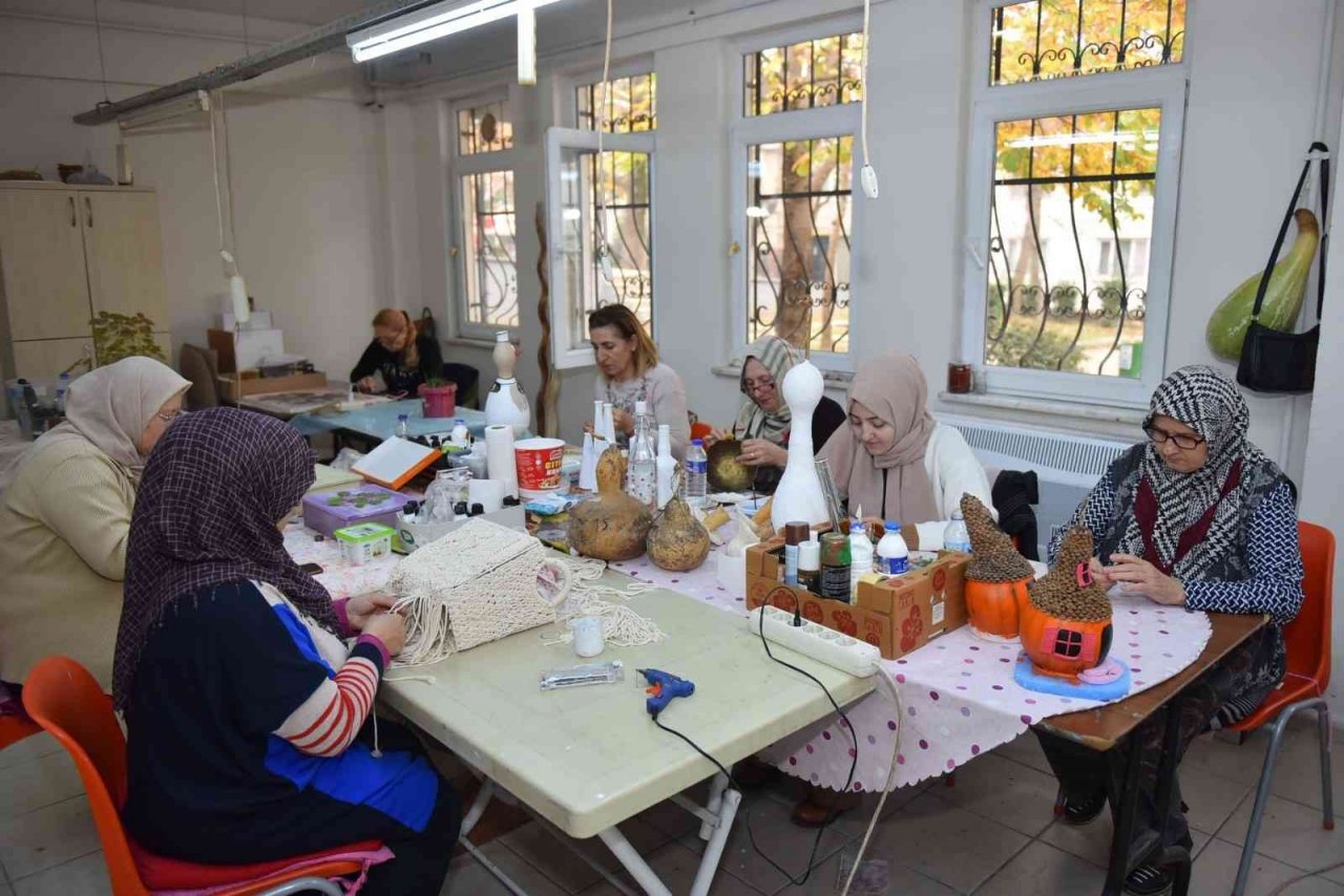 Yıldırım’da atık malzemeler sanat eserine dönüşüyor