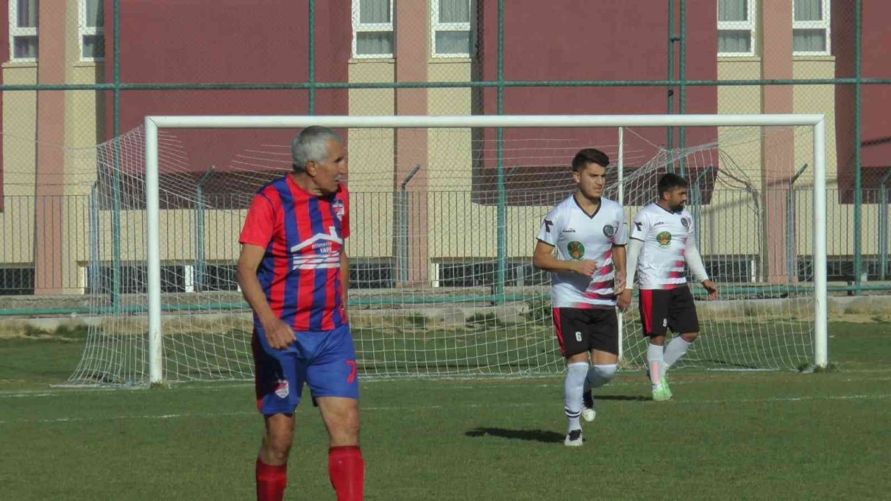 73 yaşında transfer oldu