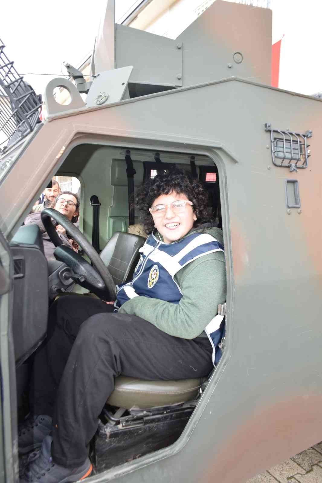 Artvin polisi 3 Aralık Dünya Engelliler Günü’nü unutmadı