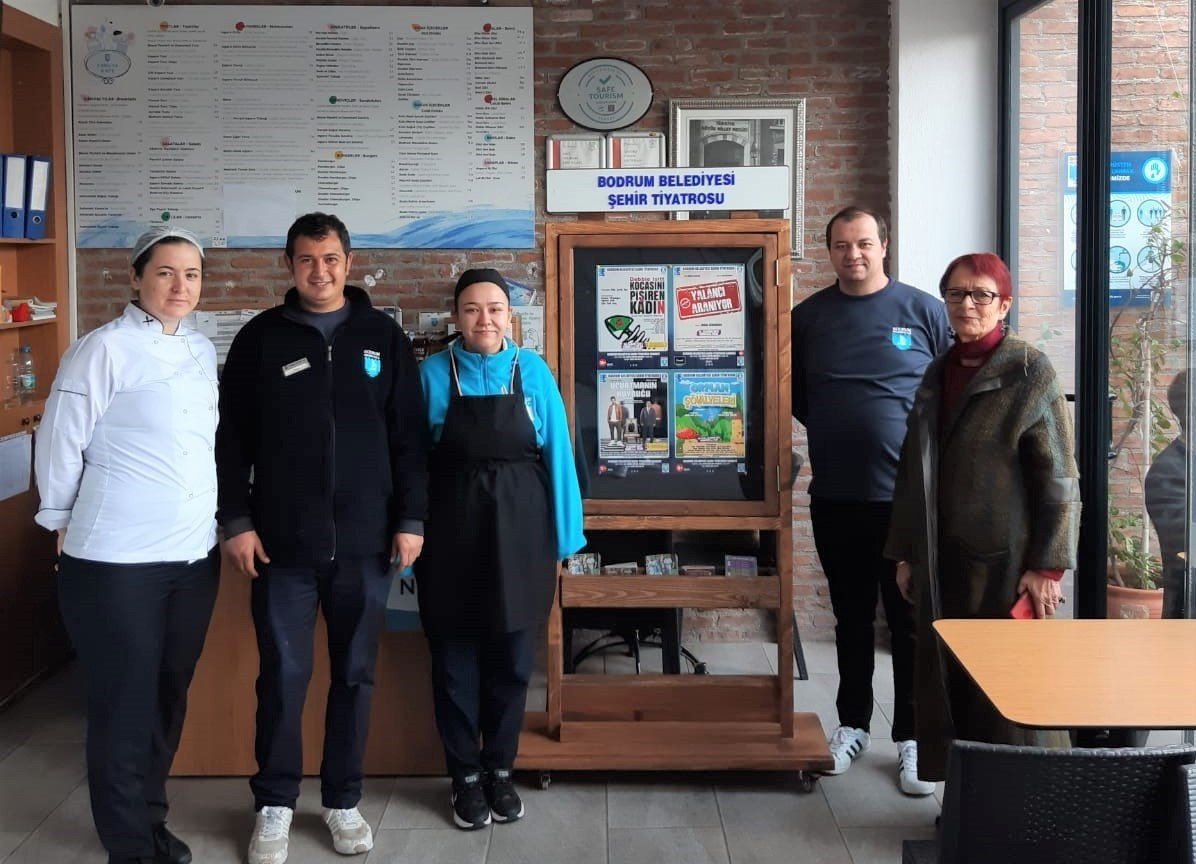 Bodrum Belediyesi kafelerinde sanata yönelik destek sürüyor