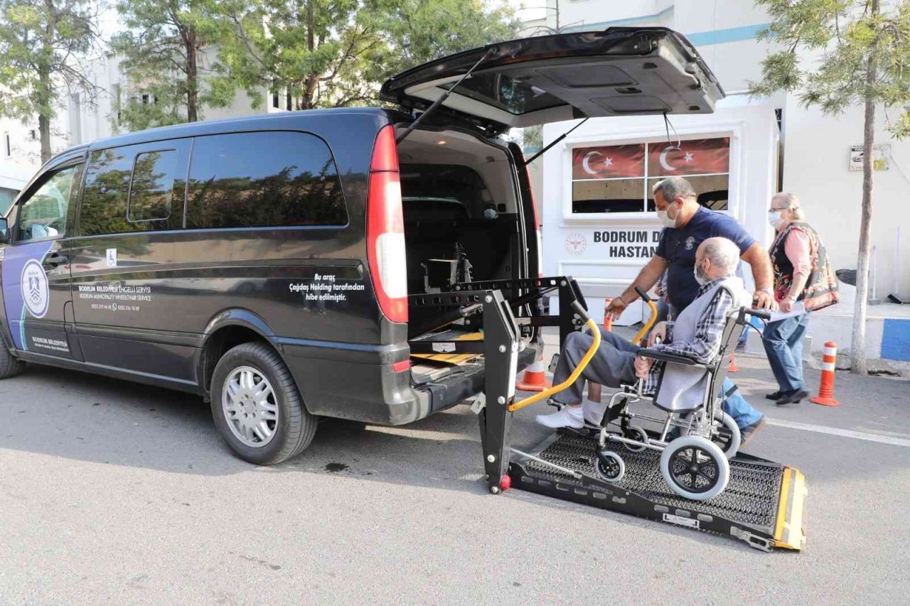 Bodrum Belediyesi verdiği desteklerle hayatları kolaylaştırıyor