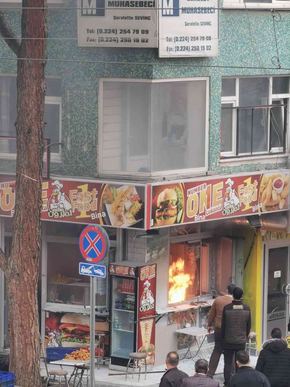 Bursa’da seyir halindeki motosiklet alev topuna döndü