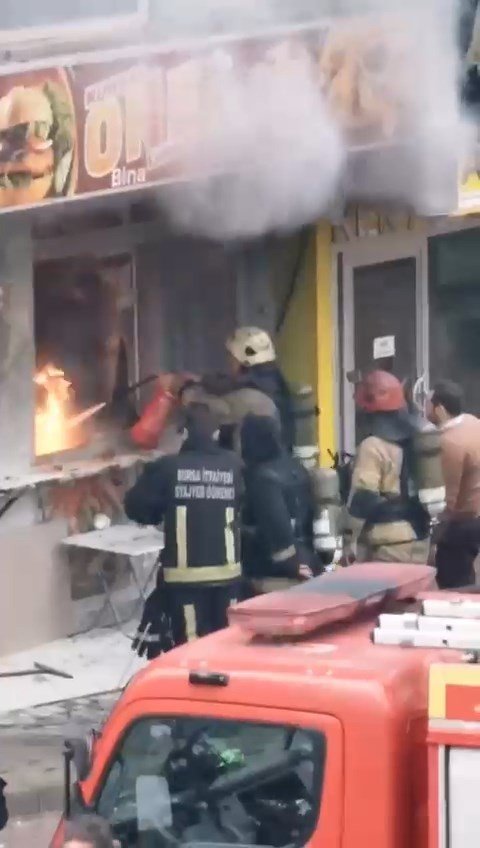 Bursa’da seyir halindeki motosiklet alev topuna döndü