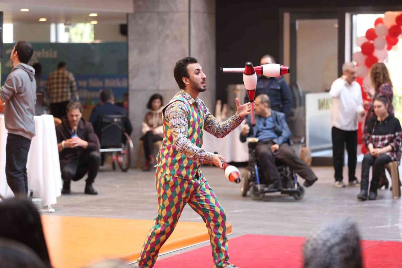 Özel sporculara anlamlı destek